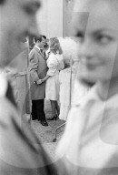 FEATURE - Blick zurück: Verliebte Pärchen anfangs 1960er Jahre