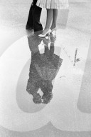 FEATURE - Blick zurück: Verliebte Pärchen anfangs 1960er Jahre