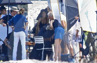 EXKLUSIV - Ariana Grande posiert vor Annie Leibovitz Kamera