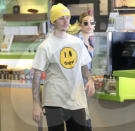 PEOPLE - Hier funkelt der Ehering von Justin und Hailey Bieber