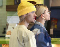PEOPLE - Hier funkelt der Ehering von Justin und Hailey Bieber