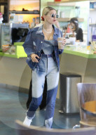 PEOPLE - Hier funkelt der Ehering von Justin und Hailey Bieber