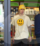 PEOPLE - Hier funkelt der Ehering von Justin und Hailey Bieber