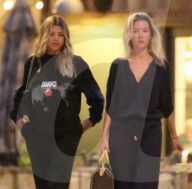 EXKLUSIV - Sofia Richie geht ohne Scott essen