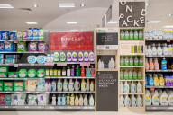 Waitrose launches packaging-free trial
Oxford store offers refillable options for items such as alcohol, rice and cleaning materials