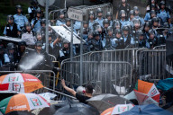 NEWS - Nach Gewalt in Hongkong: Kontroverses Gesetz vertagt