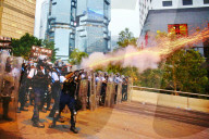 NEWS - Nach Gewalt in Hongkong: Kontroverses Gesetz vertagt