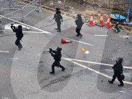 NEWS - Nach Gewalt in Hongkong: Kontroverses Gesetz vertagt