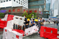 NEWS - Nach Gewalt in Hongkong: Kontroverses Gesetz vertagt