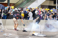 NEWS - Nach Gewalt in Hongkong: Kontroverses Gesetz vertagt