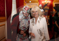PEOPLE - Prinz Charles und Camilla hinter Masken am Elephant Family Animal Ball