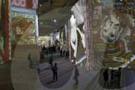 FEATURE - Projektionen von Kunstwerken Vincent van Goghs im Kulturzentrum eines ehemaligen Steinbruchs  in Les Bau-de-Provence
