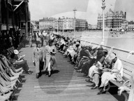FEATURE - Blick zurück: Strandleben in England im 20. Jahrhundert