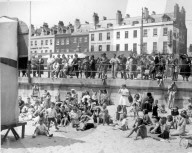 FEATURE - Blick zurück: Strandleben in England im 20. Jahrhundert