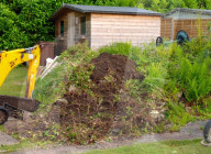 FEATURE -  Überraschung: Familie entdeckt bei Erdarbeiten im Garten einen Luftschutzkeller aus dem 2. Weltkrieg