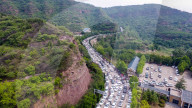 NEWS - China: Ausflüger stauen den Verkehr Richtung Gelber Fluss-Staudamm in Provinz Henan