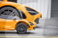 FEATURE - Baby McLaren Sportwagen für Kinder macht echte Motorgeräusche