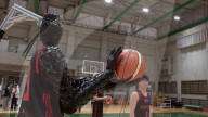 FEATURE - Basketball-Roboter schiesst 2020 aufeinanderfolgende Körbe 