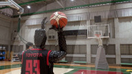 FEATURE - Basketball-Roboter schiesst 2020 aufeinanderfolgende Körbe 