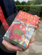 FEATURE - Eine seltene Harry Potter Erstausgabe wird auf einer Auktion vermutlich einen Preis von über 20'000 Pfund erzielen