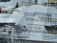PEOPLE - Luxusyacht von Paul Allen wird in Hamburg überholt