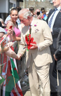 PEOPLE - Prinz Charles und Camilla bereisen Wales