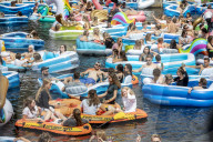 FEATURE - Hauptsache bunt: Beim Breda Drijft Festival im niederländischen Breda darf alles auf's Wasser was schwimmt