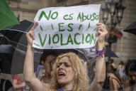 NEWS - Proteste in Barcelona gegen Umgang der Justiz mit sexueller Gewalt an Minderjährigen
