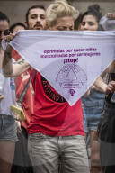 NEWS - Proteste in Barcelona gegen Umgang der Justiz mit sexueller Gewalt an Minderjährigen