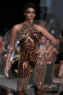PEOPLE - Models auf dem Catwalk für "Black Tape Project" an der Miami Swim Week