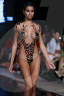 PEOPLE - Models auf dem Catwalk fÃ¼r "Black Tape Project" an der Miami Swim Week