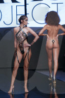 PEOPLE - Models auf dem Catwalk für "Black Tape Project" an der Miami Swim Week