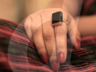 FEATURE - High-Tech-Ring ist wie ein tragbares Smartphone