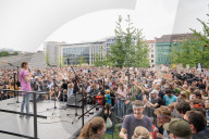 NEWS - Klimaaktivistin Greta Thunberg nimmt an Fridays for Future Demonstration in Berlin teil 