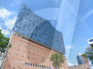 FEATURE - Aussenreinigung an der Elbphilharmonie