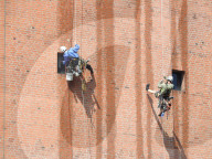 FEATURE - Aussenreinigung an der Elbphilharmonie