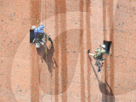 FEATURE - Aussenreinigung an der Elbphilharmonie
