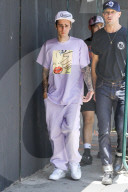 EXKLUSIV - Justin Bieber kneift seiner Hailey in den Po