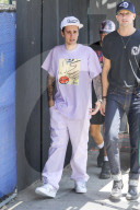 EXKLUSIV - Justin Bieber kneift seiner Hailey in den Po