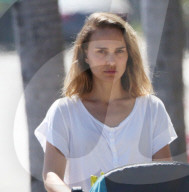 EXKLUSIV - Natalie Portman mit Kind und Kegel in Hollywood unterwegs