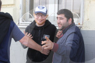 EXKLUSIV - Ed Sheeran erkundet Moskau zu Fuss