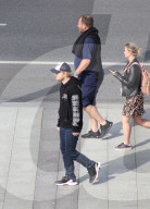 EXKLUSIV - Ed Sheeran erkundet Moskau zu Fuss