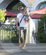 PEOPLE - Megan Fox mit den Kids in Hollywood unterwegs
