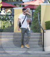 PEOPLE - Megan Fox mit den Kids in Hollywood unterwegs