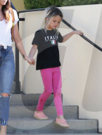 PEOPLE - Megan Fox mit den Kids in Hollywood unterwegs