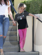 PEOPLE - Megan Fox mit den Kids in Hollywood unterwegs