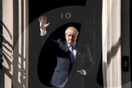 NEWS - Boris Johnson auf dem Weg zum Buckingham Palace