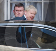 NEWS - Boris Johnson auf dem Weg zum Buckingham Palace