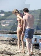 EXKLUSIV - Model Mandy Bork turtelt mit ihrem Verlobten in St.Tropez