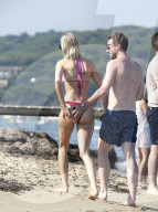 EXKLUSIV - Model Mandy Bork turtelt mit ihrem Verlobten in St.Tropez